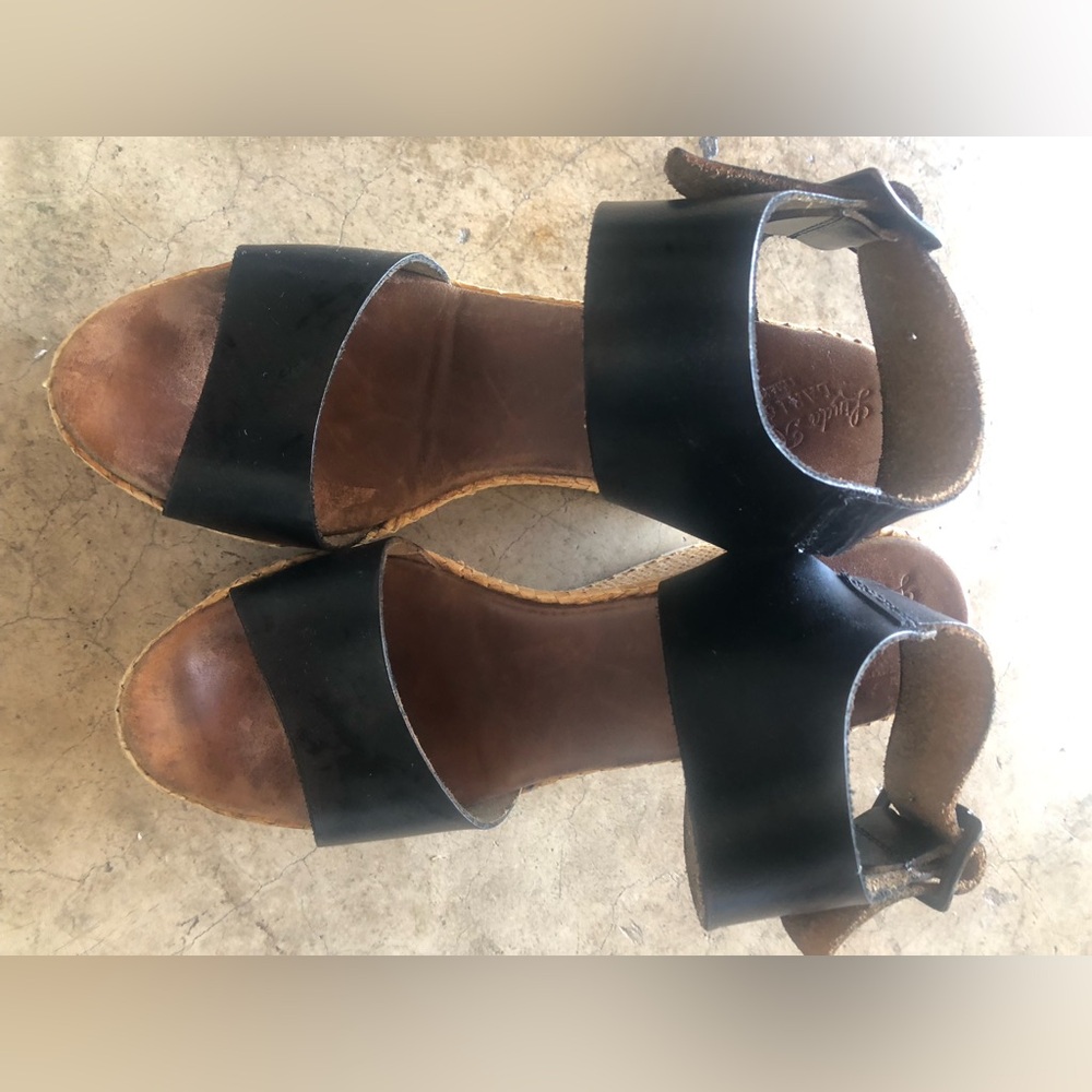 Linda Ravano wedge
